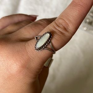 Vintage white opalescent stone ring
